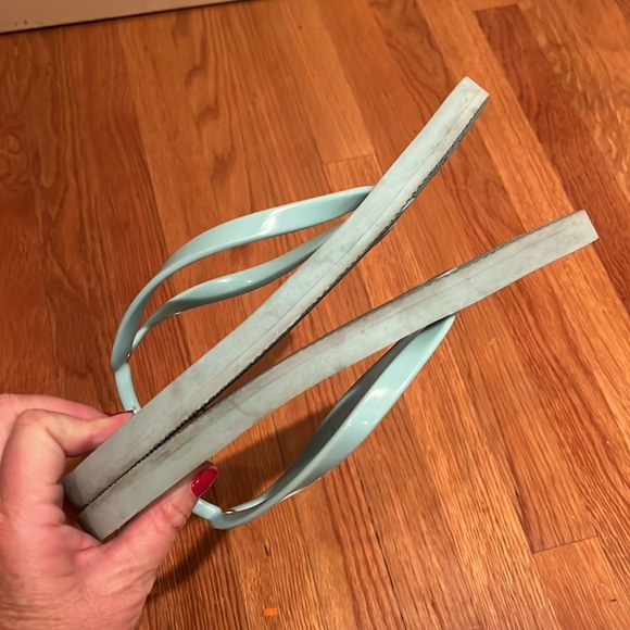 Kate Spade size 8 icy blue cushie flip flops beach and swim motif - Picture 5 of 14